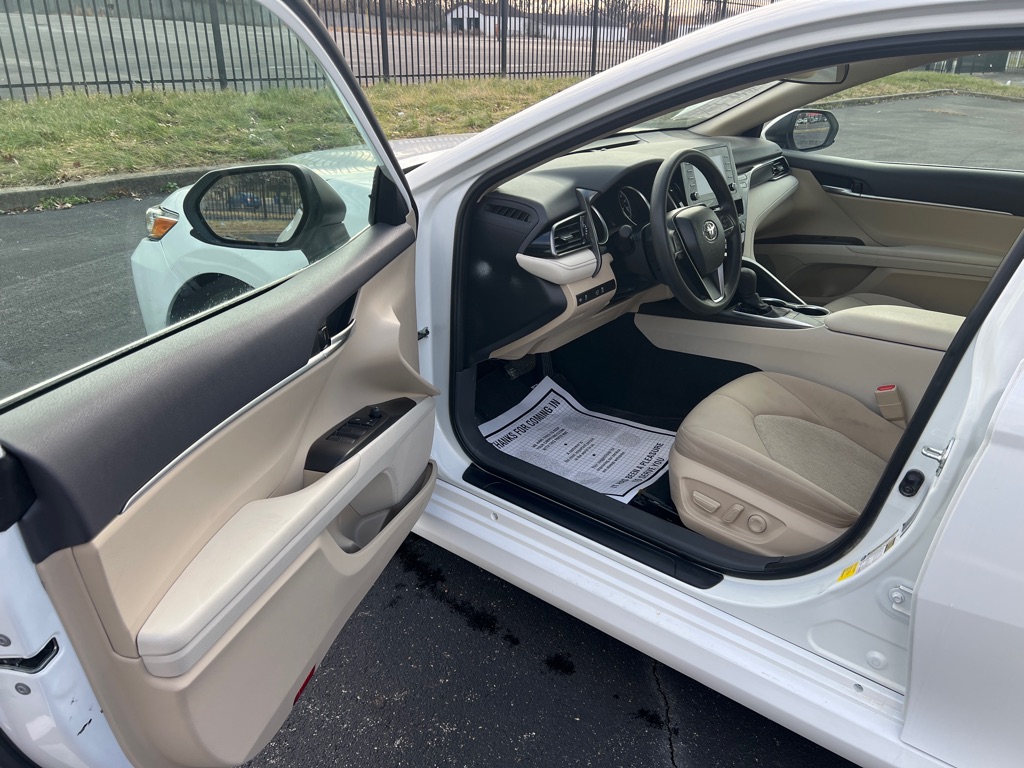 Photo 15 of this TOYOTA CAMRY