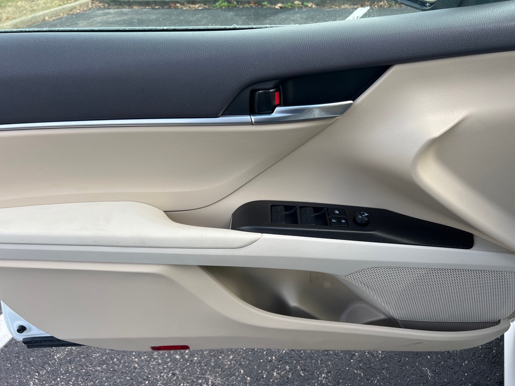 Photo 16 of this TOYOTA CAMRY