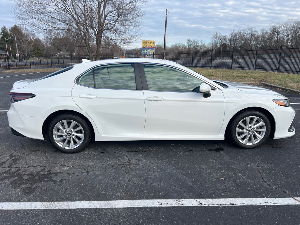 Photo 8 of this TOYOTA CAMRY