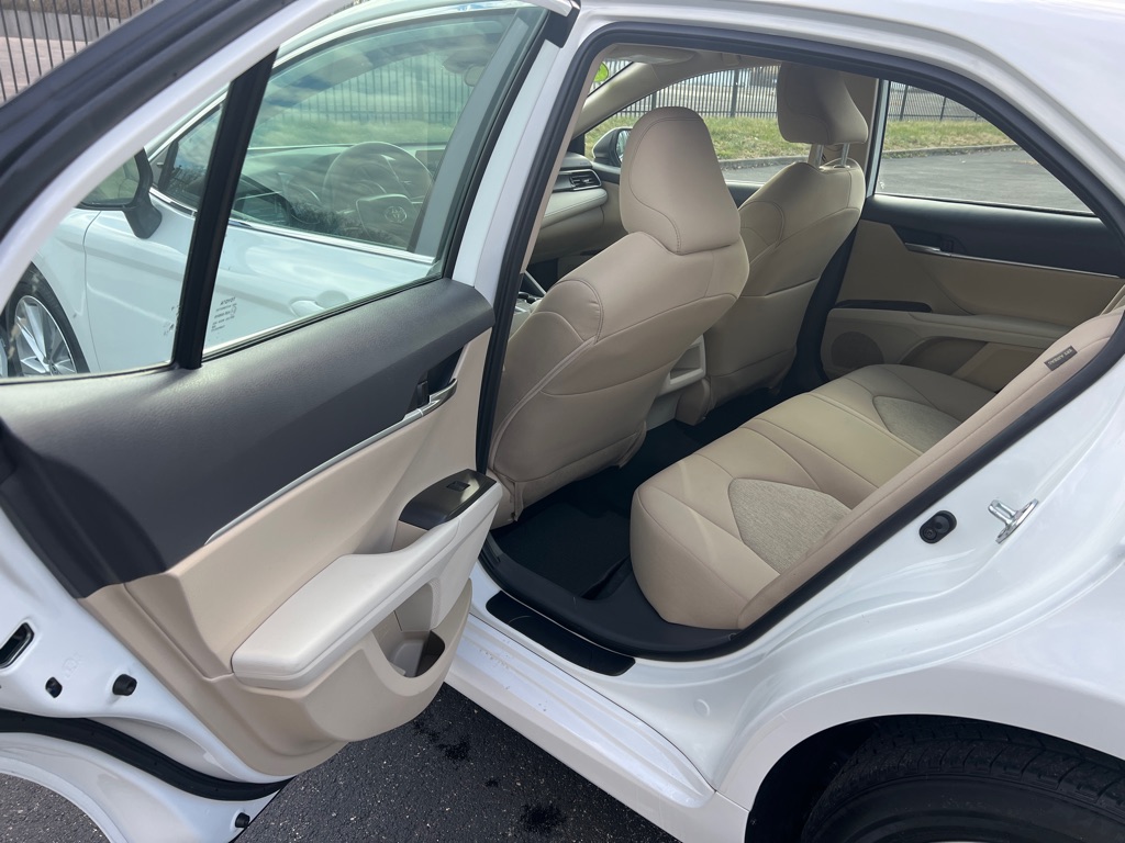 Photo 14 of this TOYOTA CAMRY