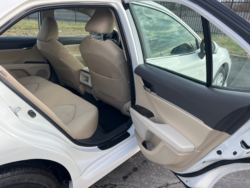 Photo 11 of this TOYOTA CAMRY
