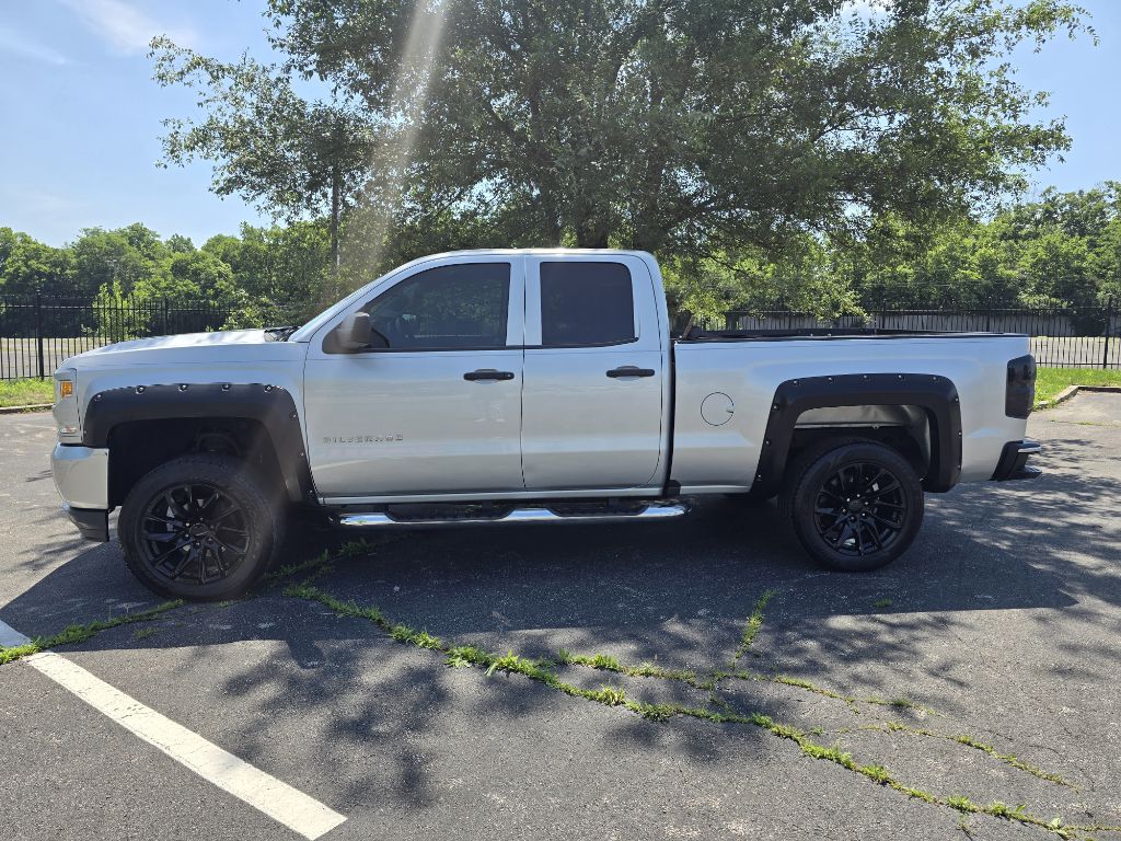 Photo 2 of this CHEVROLET SILVERADO 1500
