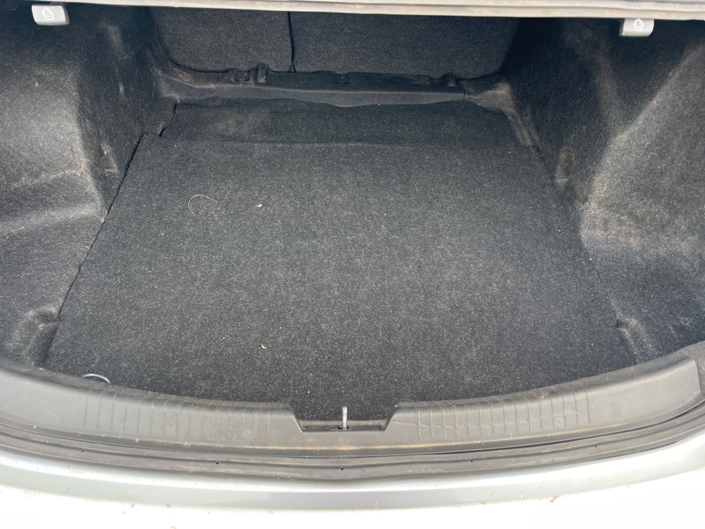 Photo 14 of this CHEVROLET MALIBU