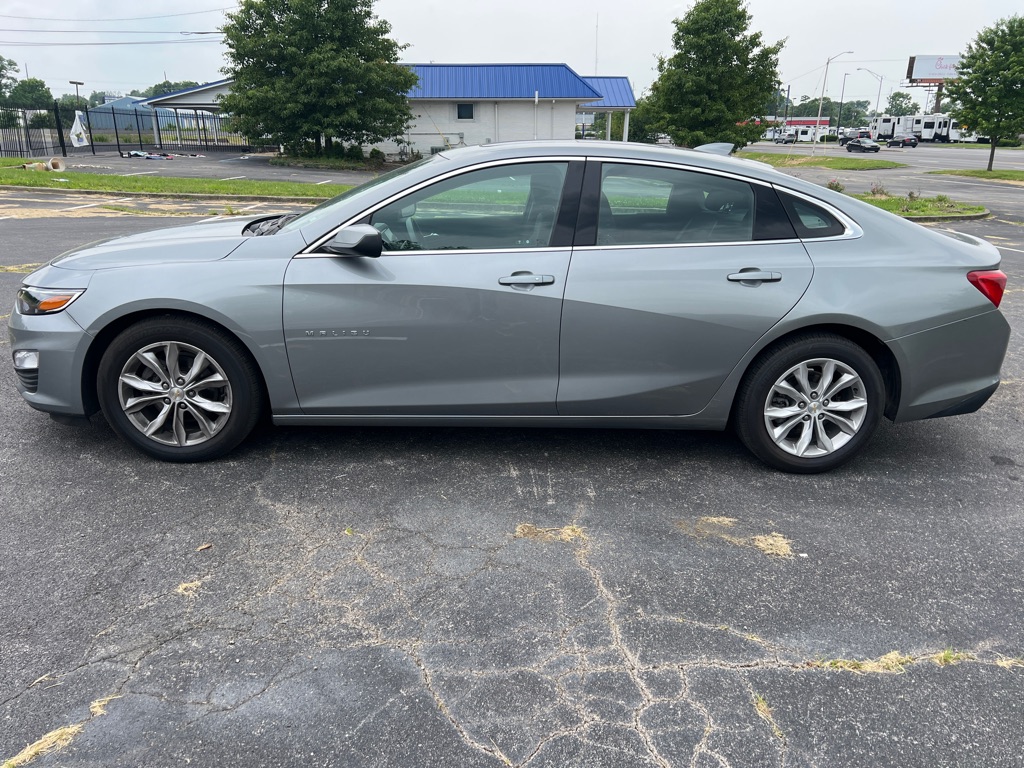 Photo 4 of this CHEVROLET MALIBU
