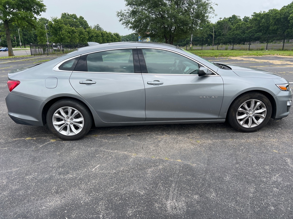Photo 8 of this CHEVROLET MALIBU