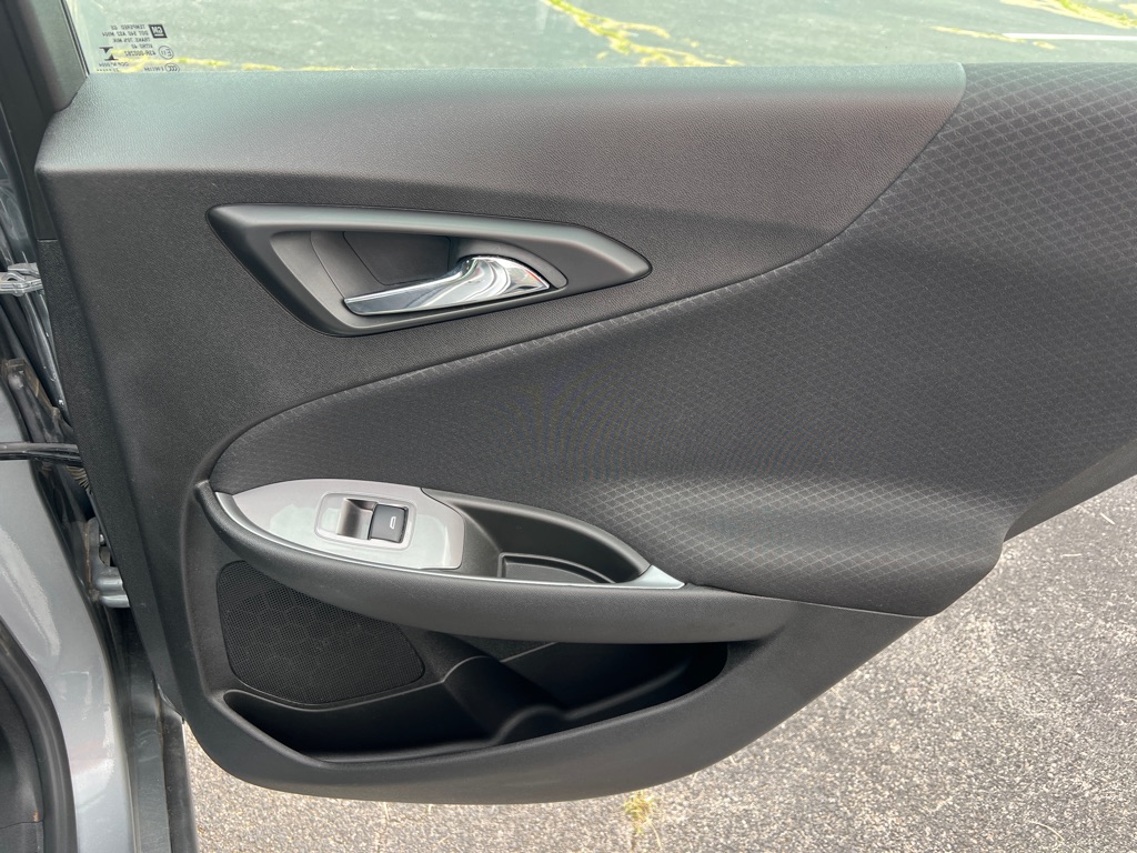 Photo 12 of this CHEVROLET MALIBU