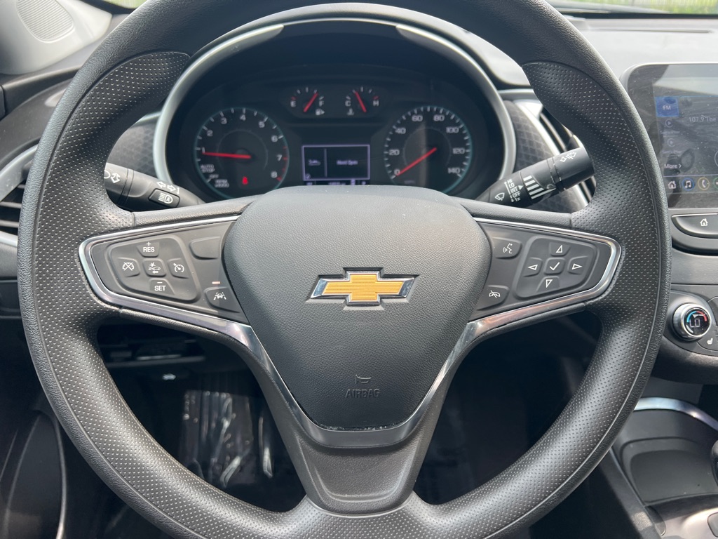 Photo 21 of this CHEVROLET MALIBU