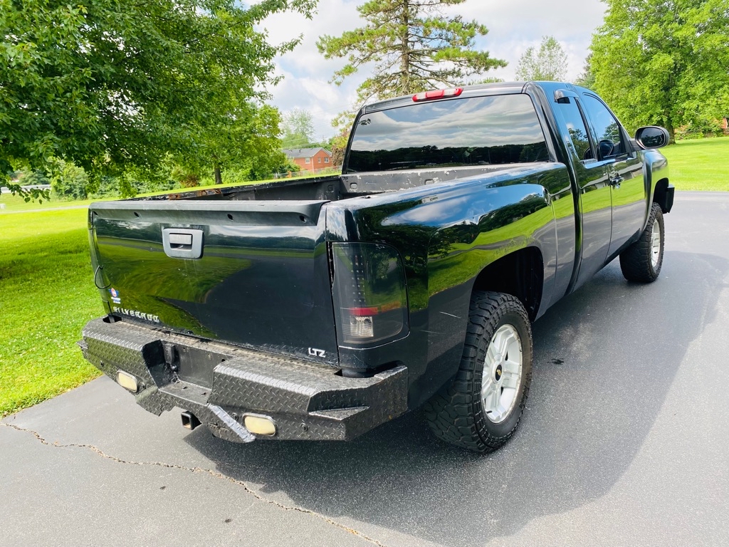 Photo 4 of this CHEVROLET SILVERADO 1500