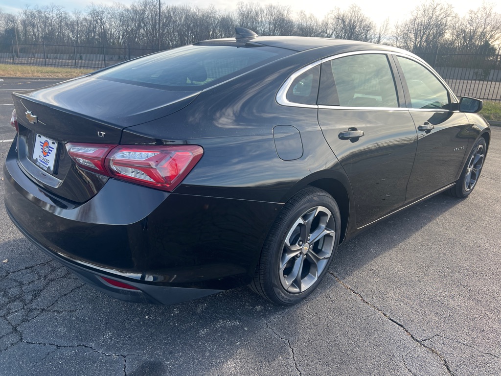 Photo 7 of this CHEVROLET MALIBU