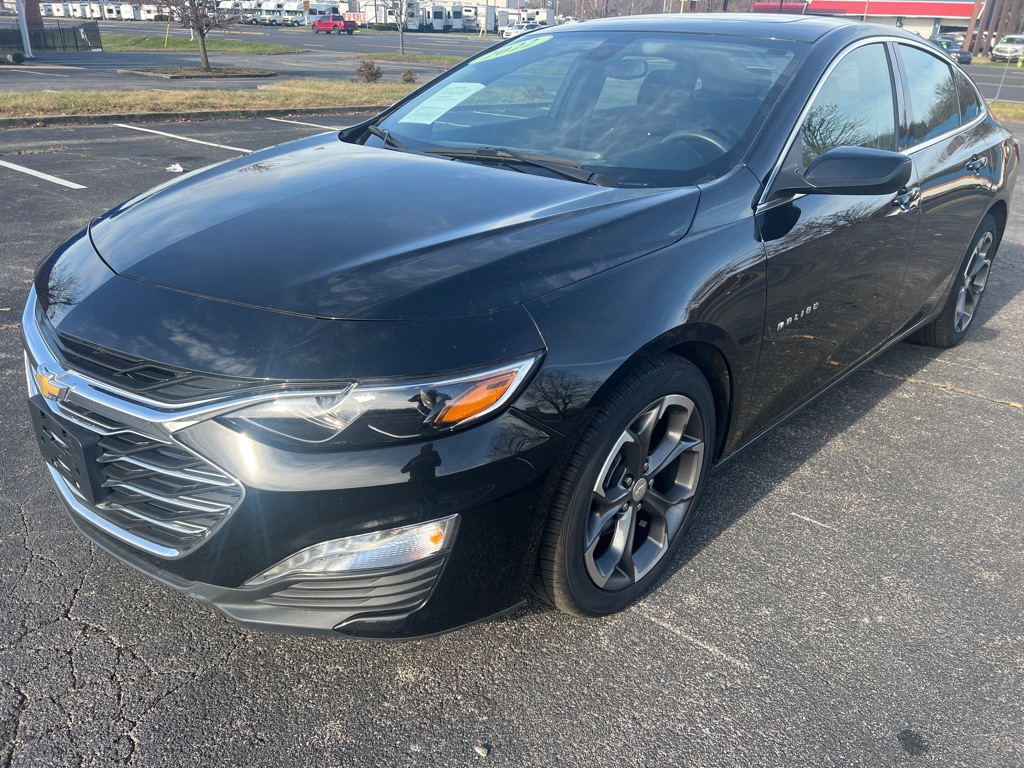 Photo 3 of this CHEVROLET MALIBU