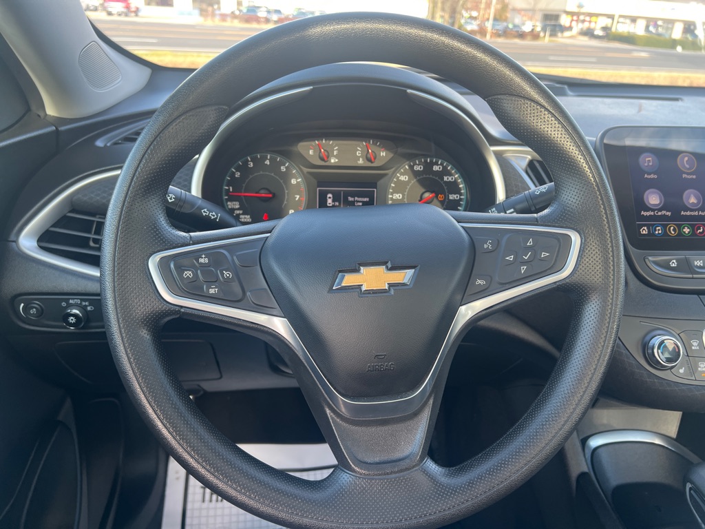 Photo 19 of this CHEVROLET MALIBU