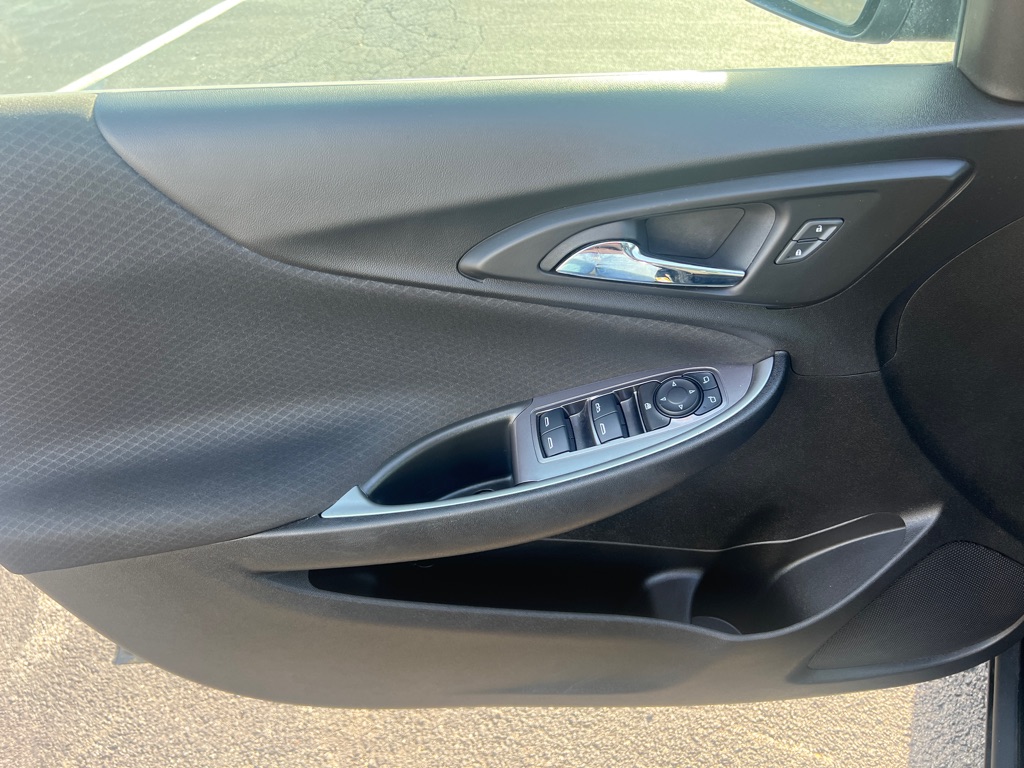 Photo 16 of this CHEVROLET MALIBU