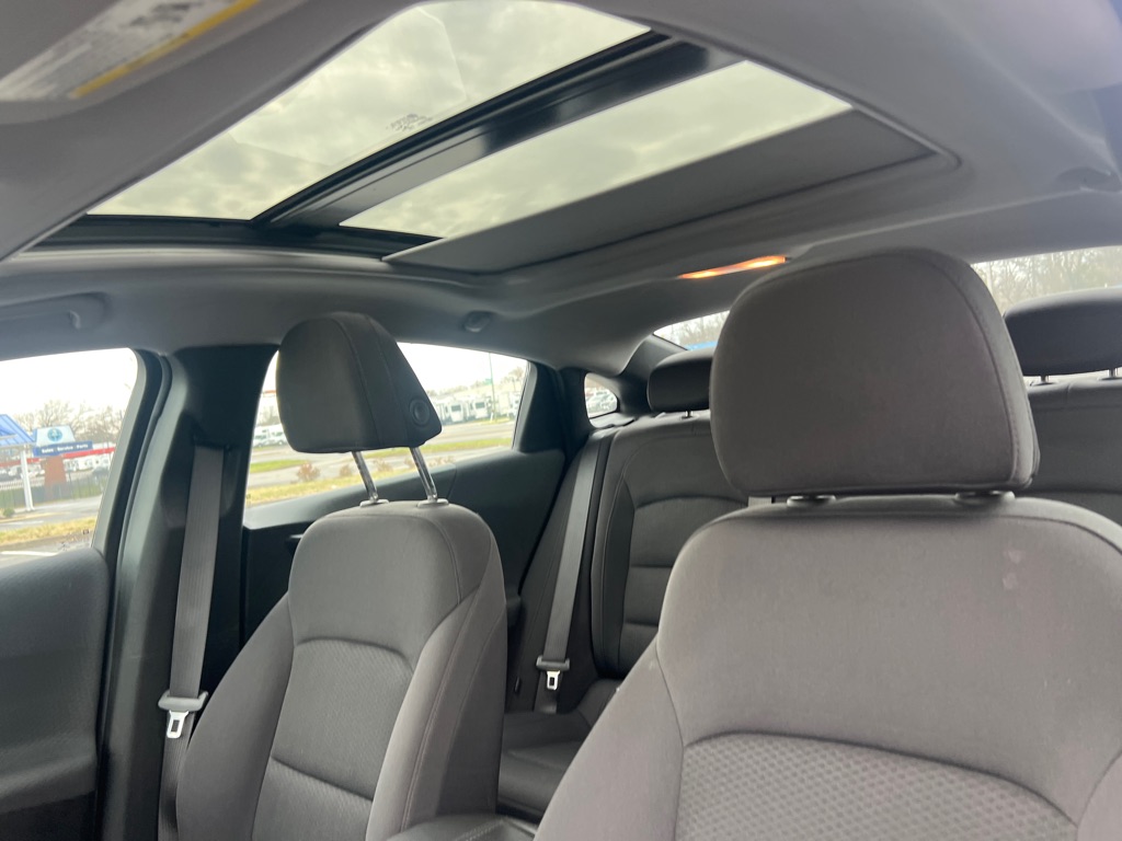Photo 20 of this CHEVROLET MALIBU