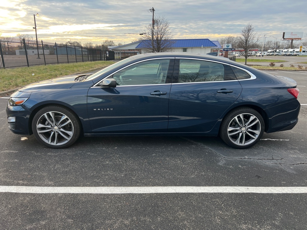 Photo 4 of this CHEVROLET MALIBU