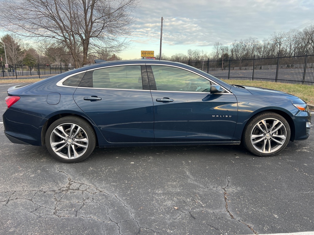 Photo 8 of this CHEVROLET MALIBU