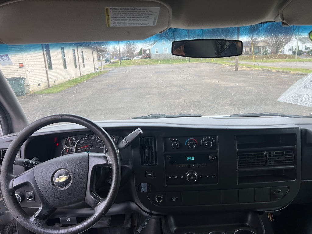 Photo 17 of this CHEVROLET EXPRESS G2500