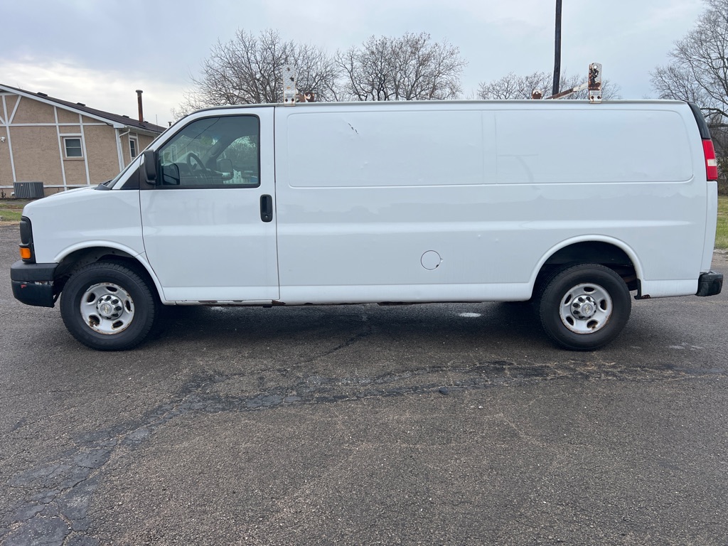 Photo 4 of this CHEVROLET EXPRESS G2500