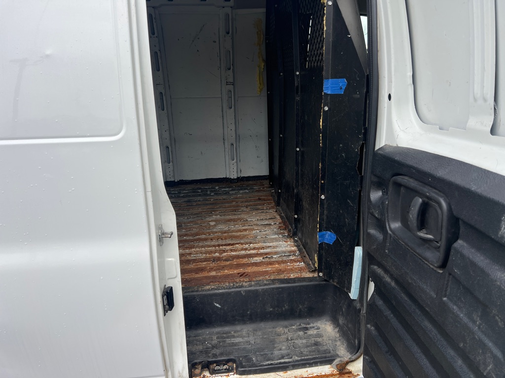 Photo 11 of this CHEVROLET EXPRESS G2500