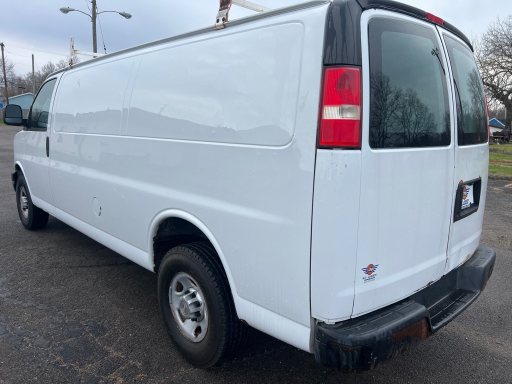 Photo 5 of this CHEVROLET EXPRESS G2500