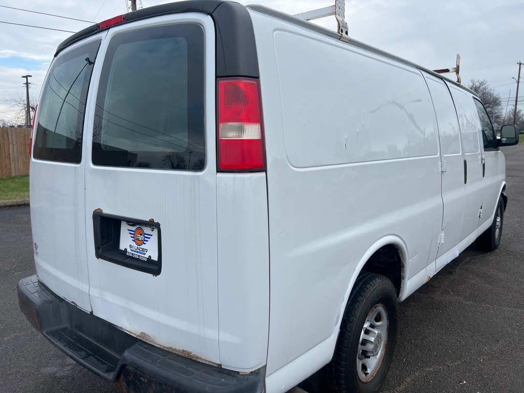 Photo 7 of this CHEVROLET EXPRESS G2500