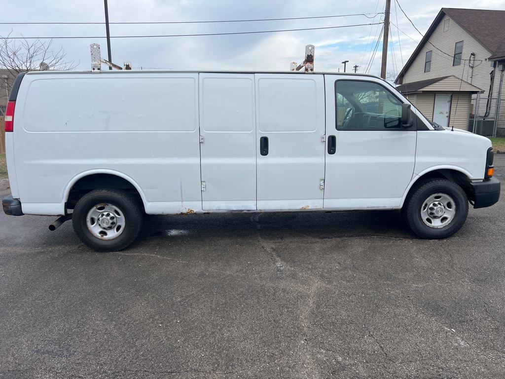 Photo 8 of this CHEVROLET EXPRESS G2500