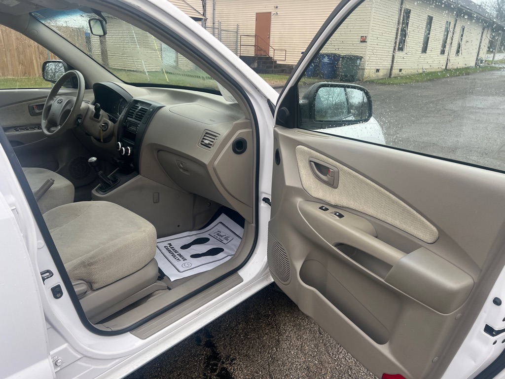 Photo 9 of this HYUNDAI TUCSON