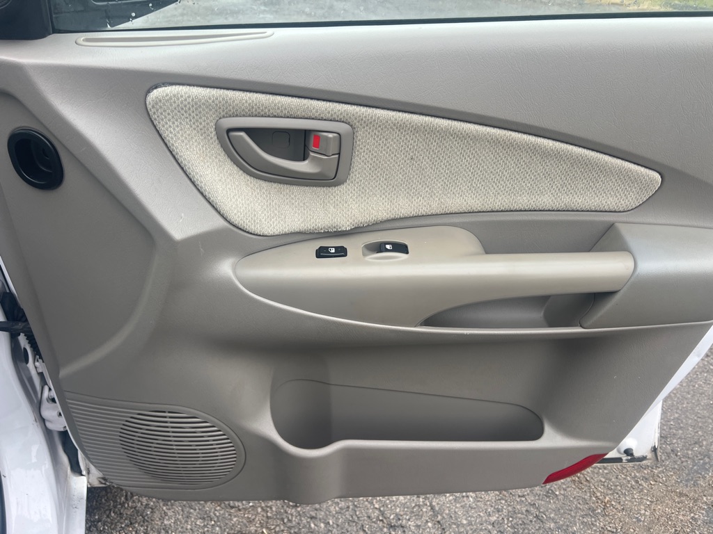 Photo 10 of this HYUNDAI TUCSON