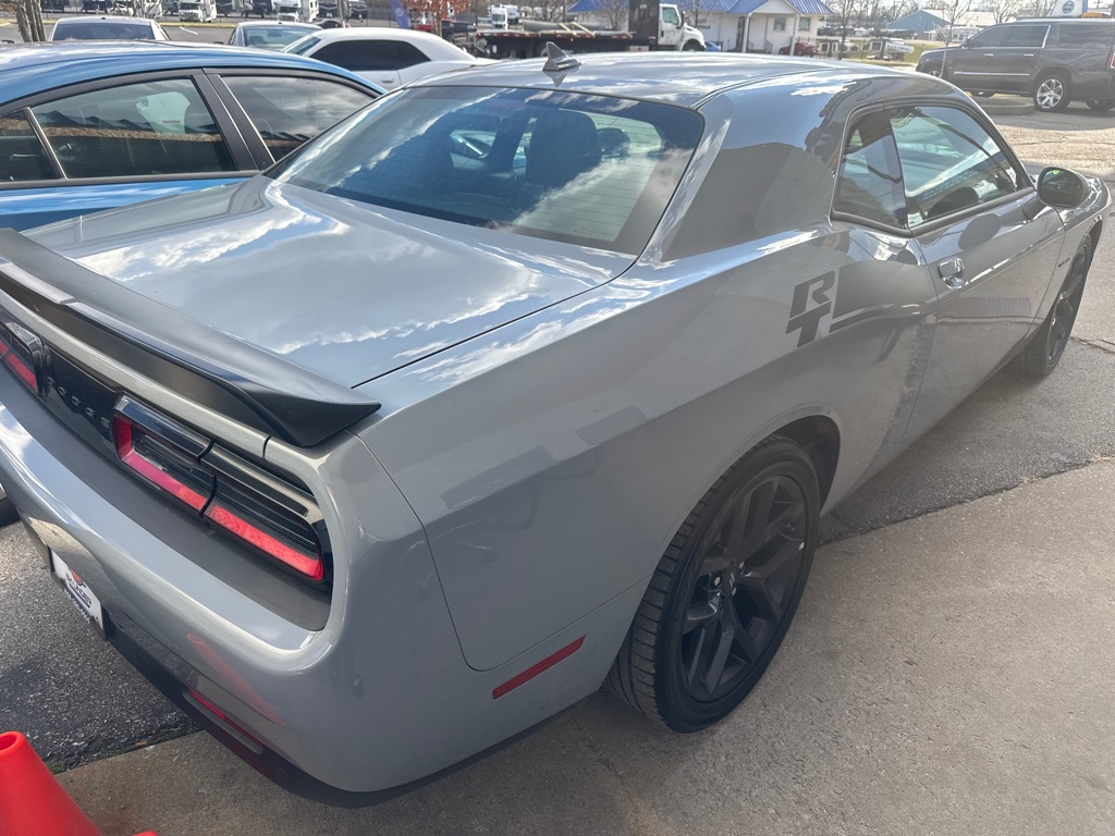 Photo 3 of this DODGE CHALLENGER