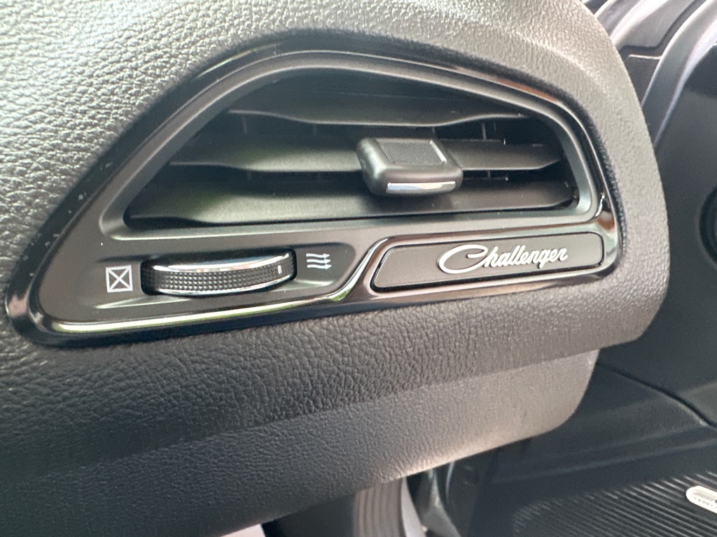 Photo 7 of this DODGE CHALLENGER