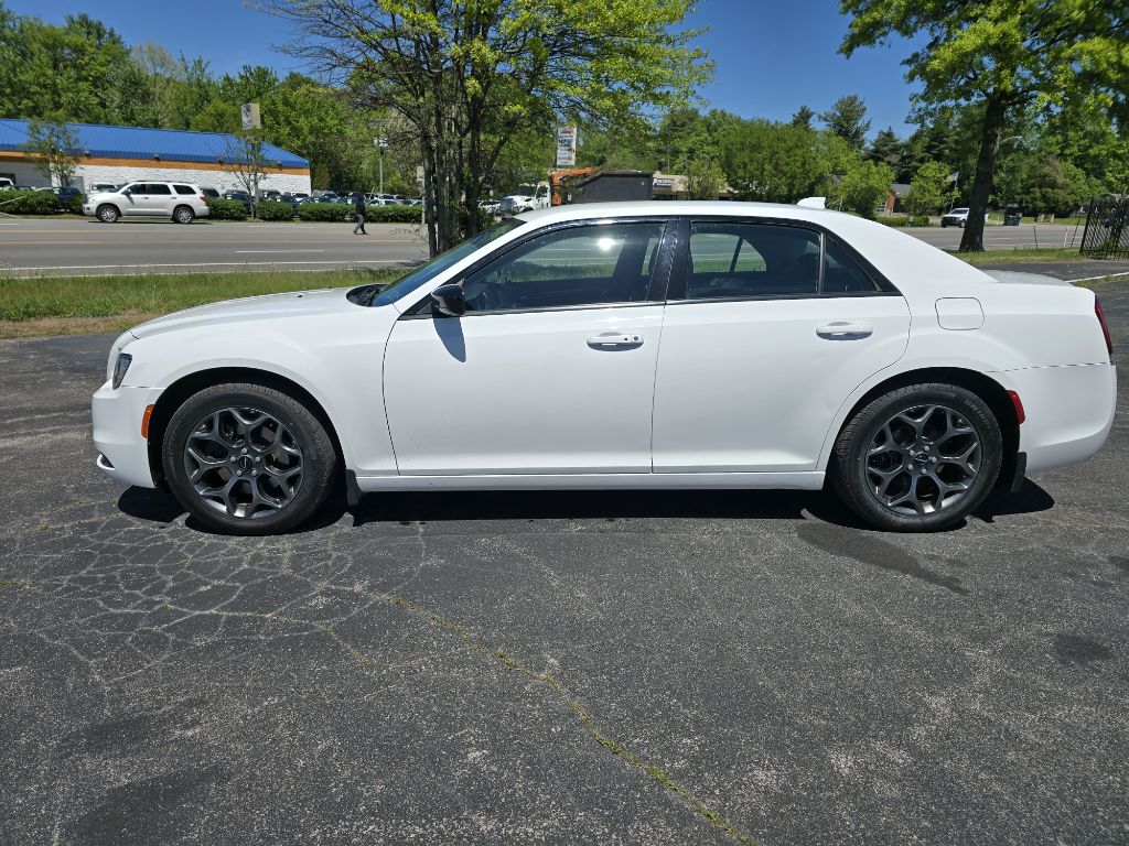 Photo 5 of this CHRYSLER 300