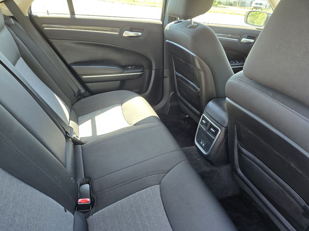 Photo 10 of this CHRYSLER 300