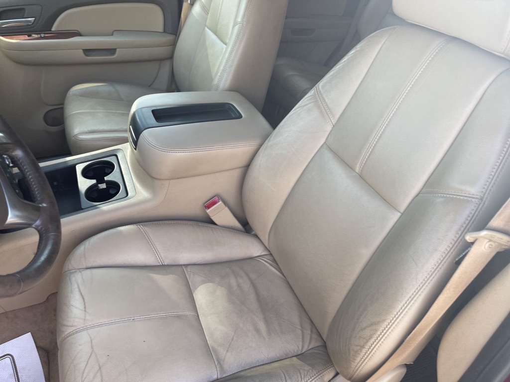 Photo 22 of this GMC YUKON