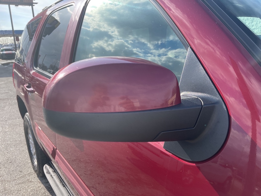 Photo 13 of this GMC YUKON