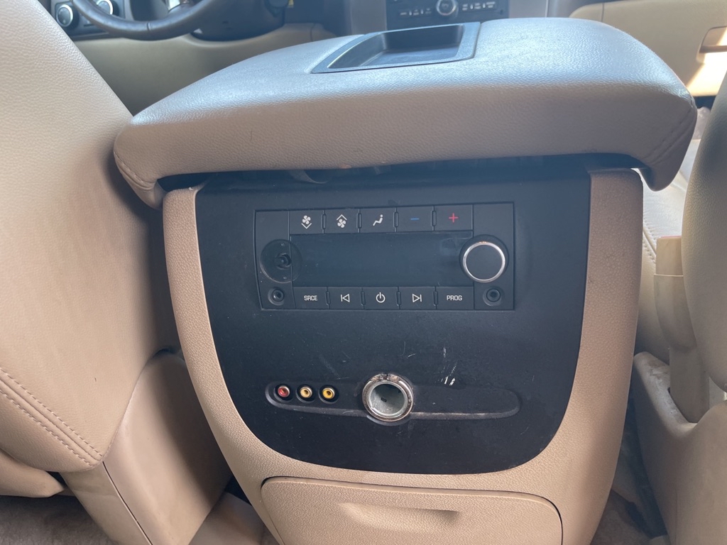 Photo 36 of this GMC YUKON