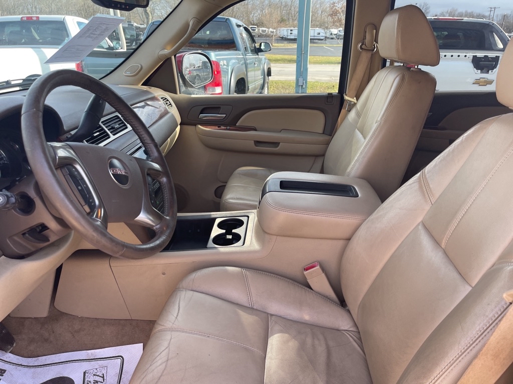 Photo 20 of this GMC YUKON