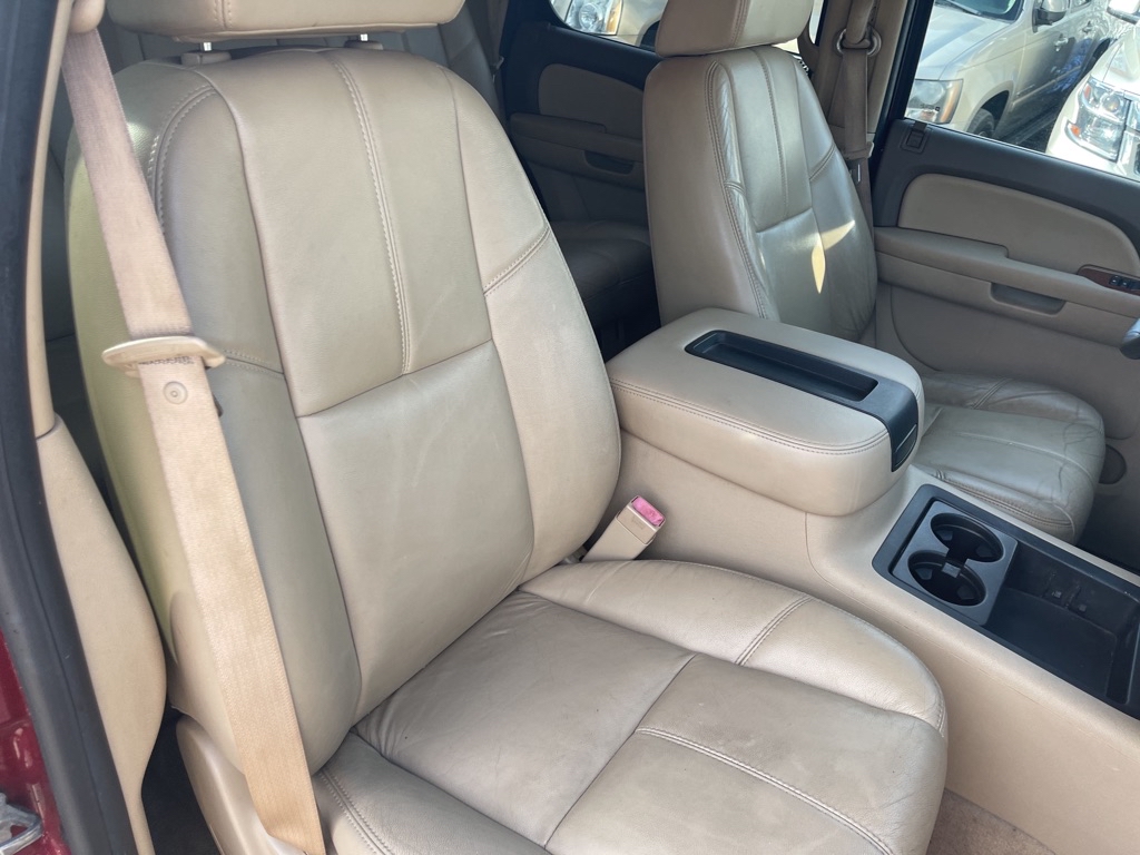 Photo 30 of this GMC YUKON