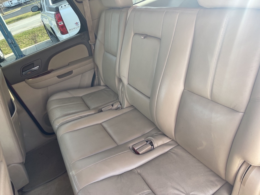 Photo 26 of this GMC YUKON