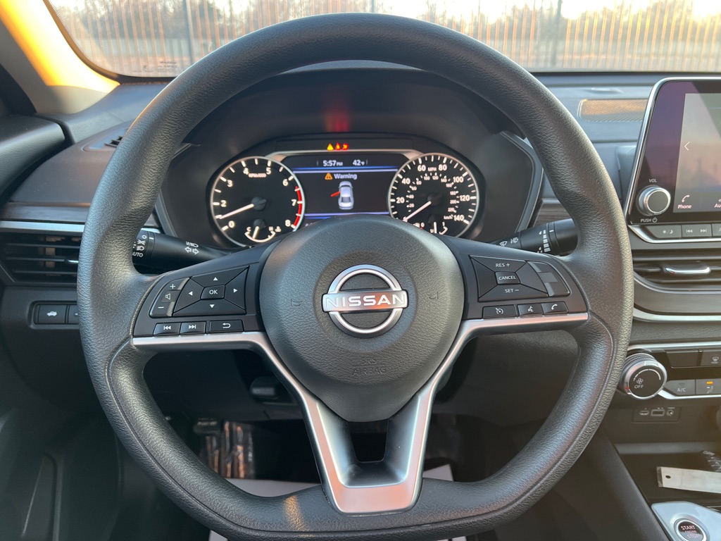 Photo 19 of this NISSAN ALTIMA
