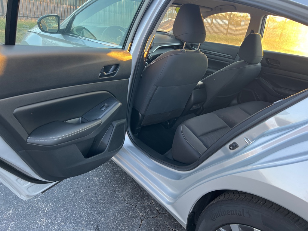 Photo 14 of this NISSAN ALTIMA