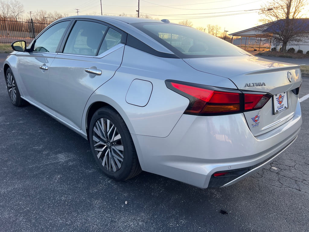 Photo 5 of this NISSAN ALTIMA