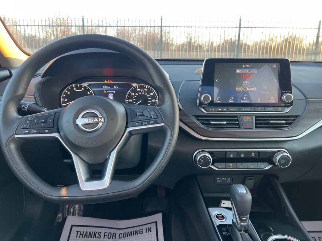 Photo 18 of this NISSAN ALTIMA