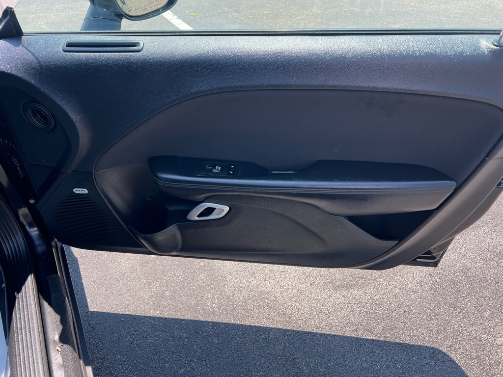 Photo 10 of this DODGE CHALLENGER
