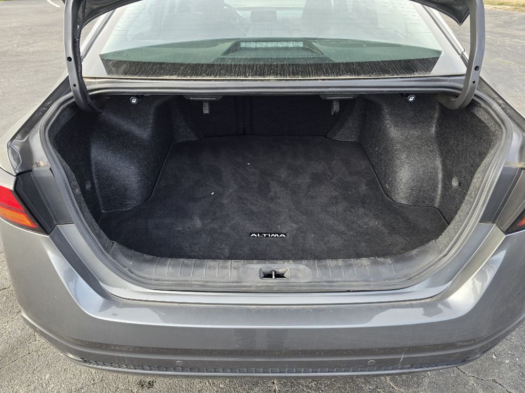 Photo 10 of this NISSAN ALTIMA