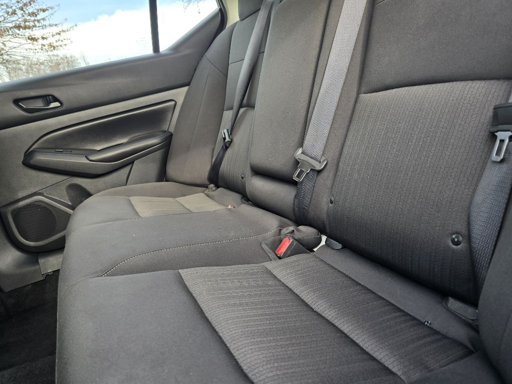 Photo 11 of this NISSAN ALTIMA