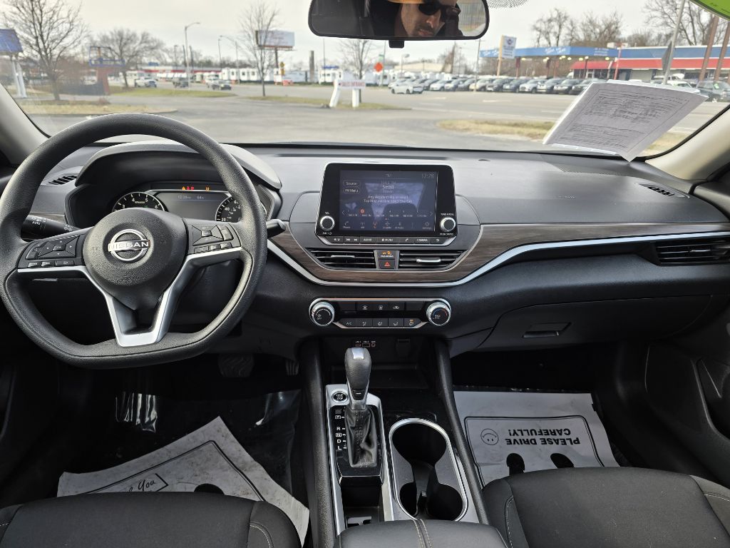 Photo 13 of this NISSAN ALTIMA
