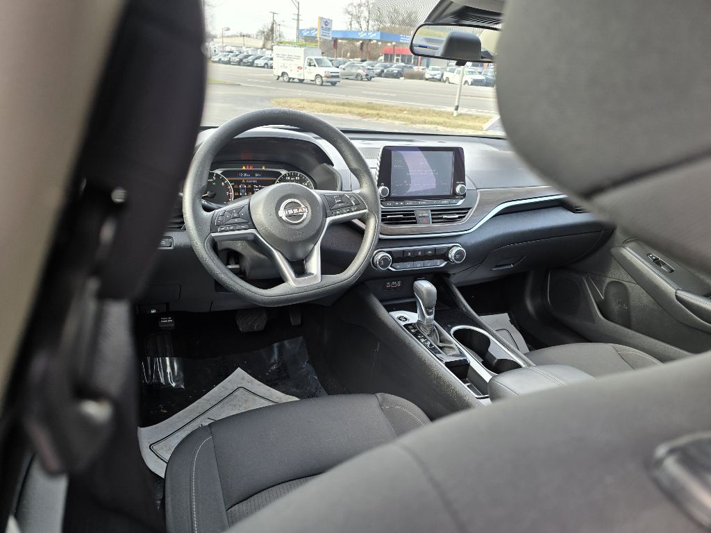 Photo 12 of this NISSAN ALTIMA