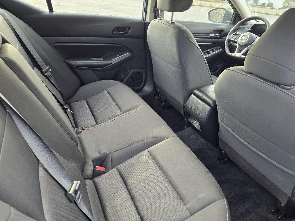 Photo 9 of this NISSAN ALTIMA