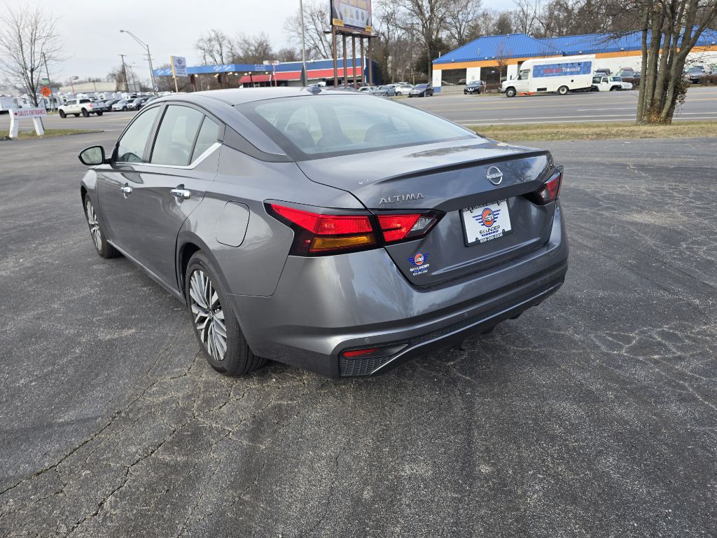 Photo 4 of this NISSAN ALTIMA