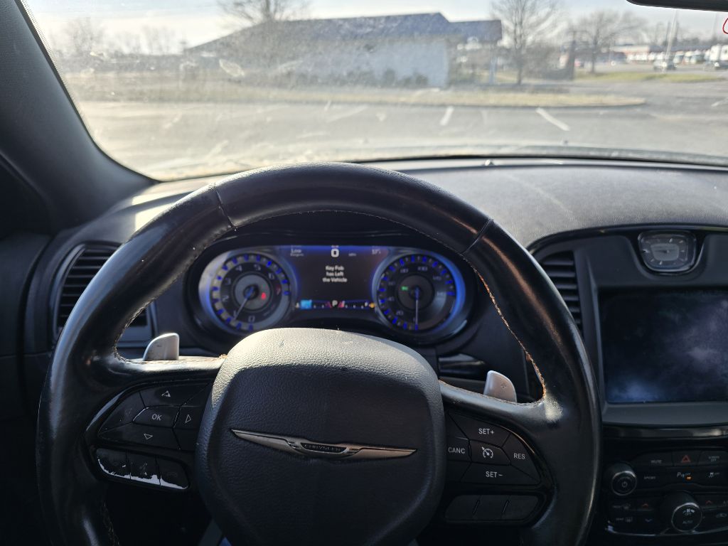 Photo 13 of this CHRYSLER 300