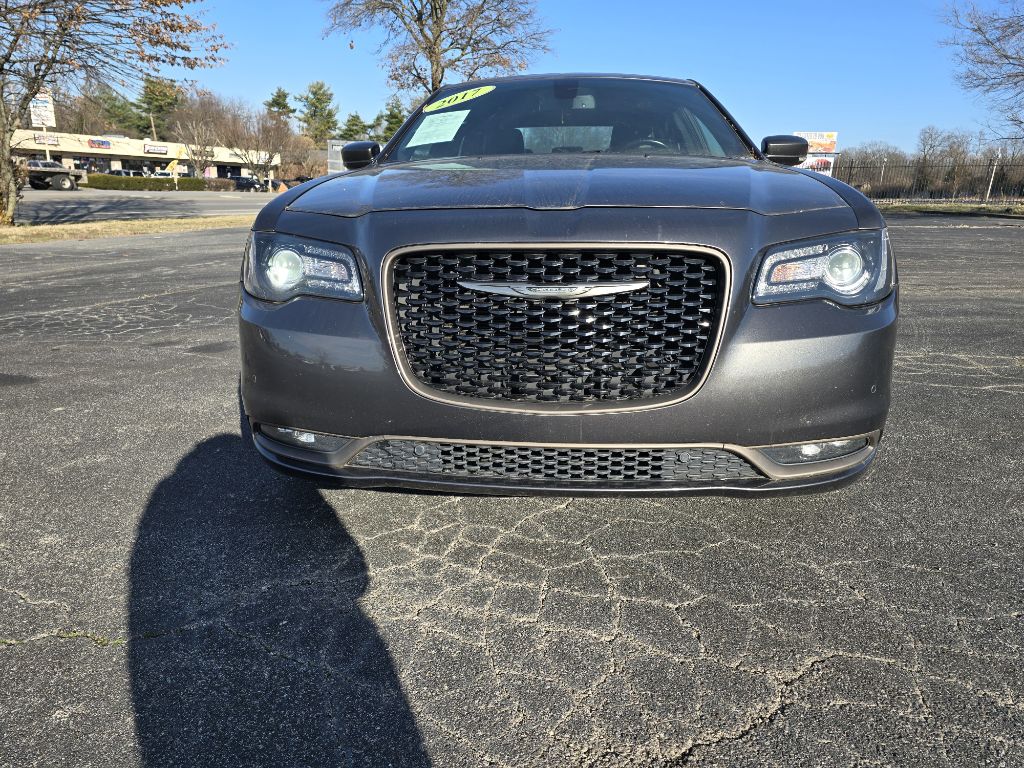 Photo 2 of this CHRYSLER 300